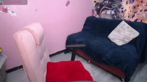 Snapshot of kate_lawrence_ chatting on February 7, 5:41 am kate_lawrence_ online show from February 7, 5:41 am