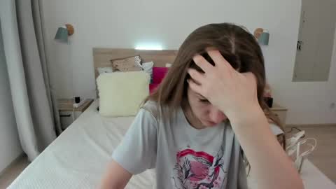 Snapshot of kate_redgar chatting on May 13, 8:23 am kate_redgar online show from May 13, 8:23 am