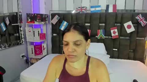 Snapshot of kate_roose chatting on June 30, 9:05 pm kate_roose online show from June 30, 9:05 pm