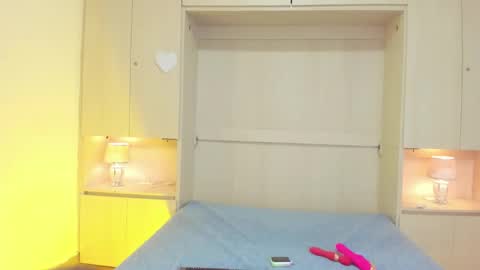 katecoopper online show from March 1, 4:03 am