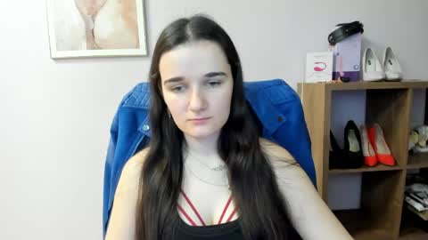 Kate  online show from April 19, 7:07 am