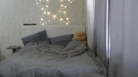 Snapshot of katekalen chatting on June 3, 3:31 am Kate Bunny online show from June 3, 3:31 am