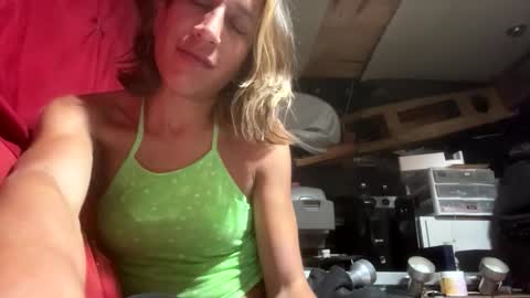 Snapshot of katelinxxx chatting on October 20, 12:05 pm Katelin online show from October 20, 12:05 pm