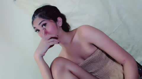 Snapshot of katelynmoore_ chatting on October 27, 2:37 am katelynmoore_ online show from October 27, 2:37 am