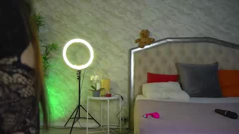 Kate online show from March 8, 7:01 am