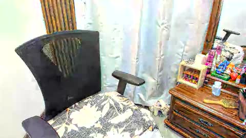 Snapshot of katerinamilf_ chatting on June 9, 8:15 am kata online show from June 9, 8:15 am