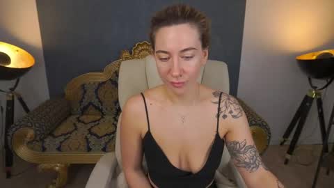 Snapshot of kateshanny chatting on April 27, 5:49 am Kate online show from April 27, 5:49 am