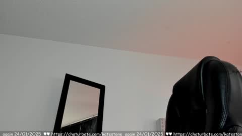 love meeee online show from January 24, 6:14 pm