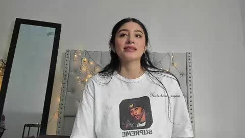 Snapshot of katestone_again chatting on May 1, 7:29 pm love meeee online show from May 1, 7:29 pm