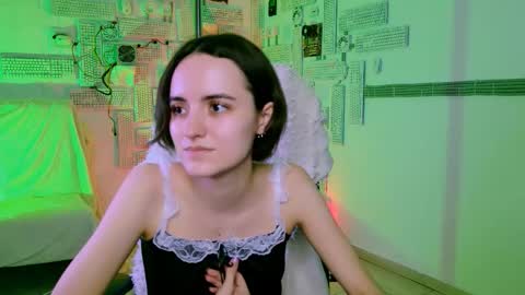 katewillows online show from February 11, 4:17 am