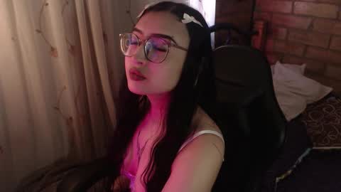 Snapshot of kathaline_markle chatting on February 18, 10:17 pm Katha or Cintya online show from February 18, 10:17 pm