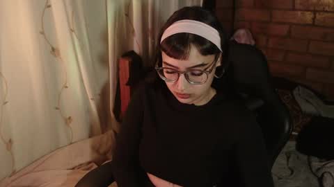 Snapshot of kathaline_markle chatting on April 7, 11:15 pm Katha or Cintya online show from April 7, 11:15 pm