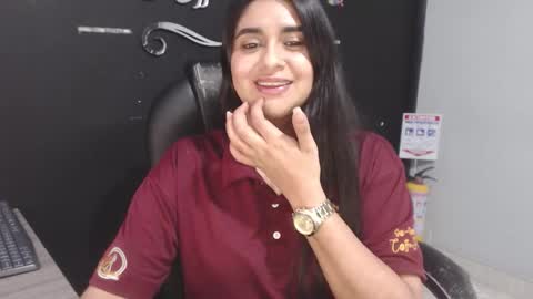 Call me Lau  online show from March 7, 1:13 am