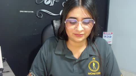 Call me Lau  online show from April 29, 10:49 pm