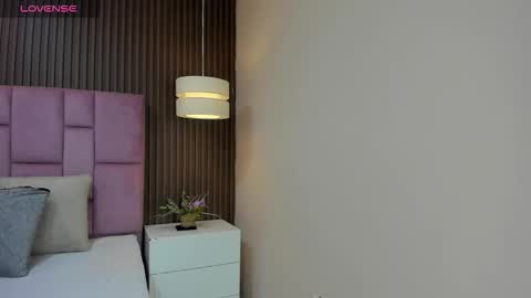   online show from December 14, 11:37 am