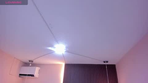   online show from December 21, 11:28 am