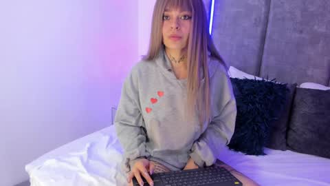 Snapshot of kathegomez_ chatting on January 5, 3:13 pm KatheGomez online show from January 5, 3:13 pm
