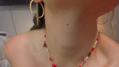 Snapshot of katheriine_saenz22 chatting on April 22, 4:41 pm Kathee Saenz online show from April 22, 4:41 pm