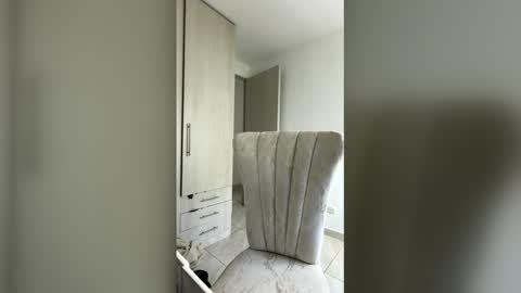 katherin online show from April 2, 6:05 pm