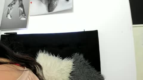 Snapshot of katherine_blair chatting on June 29, 1:00 pm katherine_blair online show from June 29, 1:00 pm