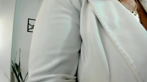 Snapshot of katherine_blair chatting on July 6, 3:14 pm katherine_blair online show from July 6, 3:14 pm