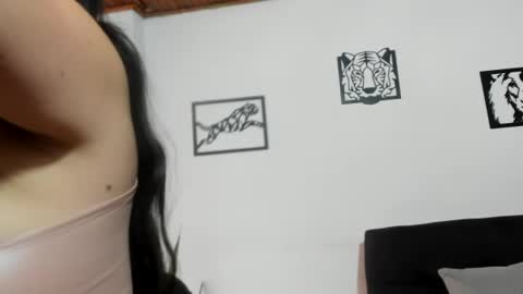 Snapshot of katherine_blair chatting on July 8, 12:20 pm katherine_blair online show from July 8, 12:20 pm