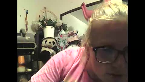 Snapshot of katherinelynn8685 chatting on May 24, 12:59 am katherinelynn8685 online show from May 24, 12:59 am
