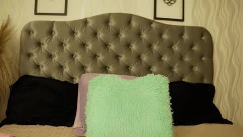 kathh_latorre online show from March 8, 1:59 pm