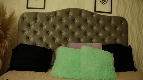 kathh_latorre online show from March 18, 1:58 pm