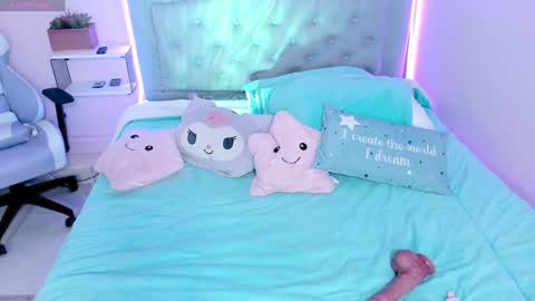 Snapshot of kathia_saenz chatting on December 19, 3:52 pm Kathia online show from December 19, 3:52 pm