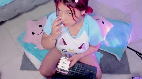 Snapshot of kathia_saenz chatting on February 18, 3:31 am Kathia online show from February 18, 3:31 am