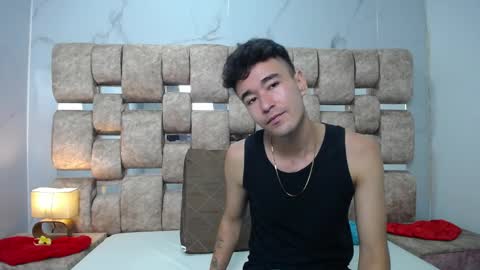 Kaht y Aiden online show from April 1, 5:21 pm