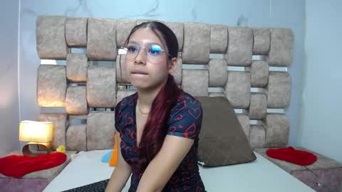 Snapshot of kathyaiden chatting on April 23, 4:09 pm Kaht y Aiden online show from April 23, 4:09 pm