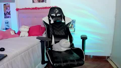 valentina  online show from February 25, 1:21 pm