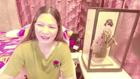 Snapshot of katie_8441 chatting on May 8, 10:04 pm Kate online show from May 8, 10:04 pm