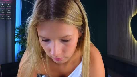 Snapshot of katie_dierse chatting on May 25, 6:52 am Katie online show from May 25, 6:52 am
