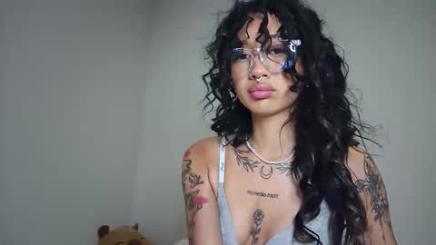 Snapshot of katiecai chatting on April 9, 4:56 am katiecai online show from April 9, 4:56 am