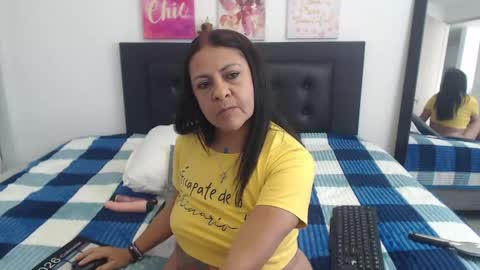 Snapshot of katiehotx chatting on April 18, 7:58 pm katie online show from April 18, 7:58 pm