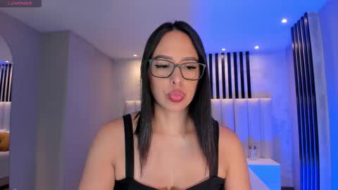 Snapshot of katiestonne chatting on February 15, 4:58 pm Kate Stonne online show from February 15, 4:58 pm