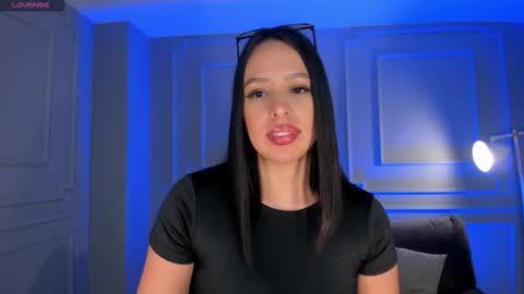 Snapshot of katiestonne chatting on February 22, 4:16 pm Kate Stonne online show from February 22, 4:16 pm