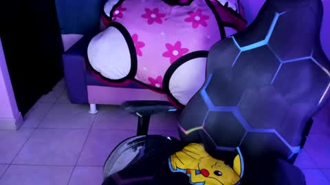 Snapshot of katiuska_doll_squirt chatting on June 19, 12:09 pm katiuska_doll_squirt online show from June 19, 12:09 pm