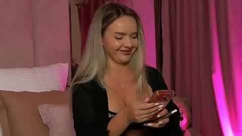 Snapshot of katjolie chatting on July 6, 7:05 pm KatJolie online show from July 6, 7:05 pm