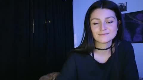 Snapshot of katlopez19 chatting on January 14, 12:22 am katalina online show from January 14, 12:22 am