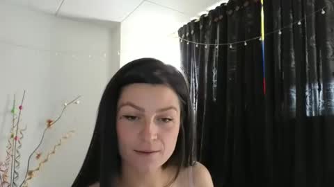 Snapshot of katlopez19 chatting on February 14, 6:29 pm katalina online show from February 14, 6:29 pm