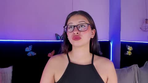 Snapshot of katniss_lovee_ chatting on February 7, 3:54 am .... Katniss .... online show from February 7, 3:54 am