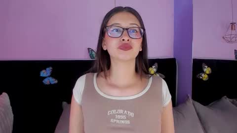 Snapshot of katniss_lovee_ chatting on February 20, 4:53 am .... Katniss .... online show from February 20, 4:53 am