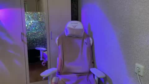   naked in pvt show 100 tk online show from March 4, 4:57 pm