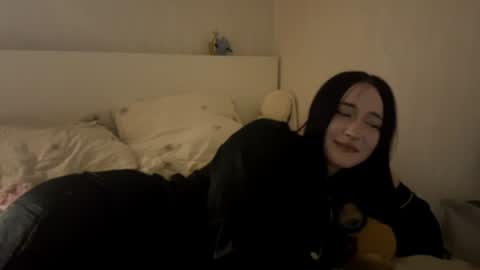 Snapshot of katrineb chatting on July 18, 8:23 pm katrineb online show from July 18, 8:23 pm