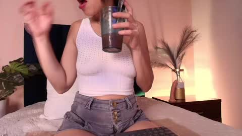 Snapshot of katrionanyx chatting on April 30, 9:41 pm Katriona Nyx online show from April 30, 9:41 pm