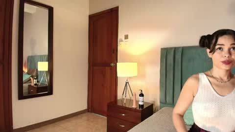 Snapshot of katrionanyx chatting on May 28, 12:30 am Katriona Nyx online show from May 28, 12:30 am